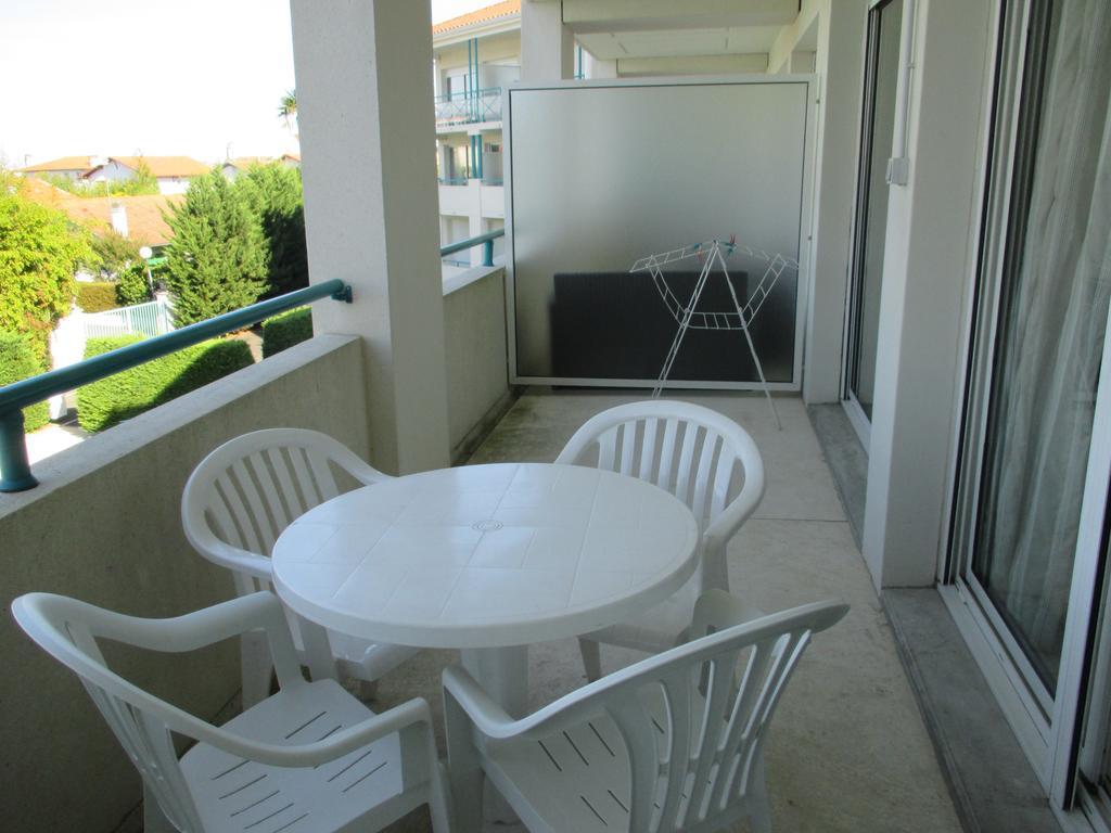 Appartement Golf Et Nivelle Avec Piscine Et Parking Ciboure Buitenkant foto